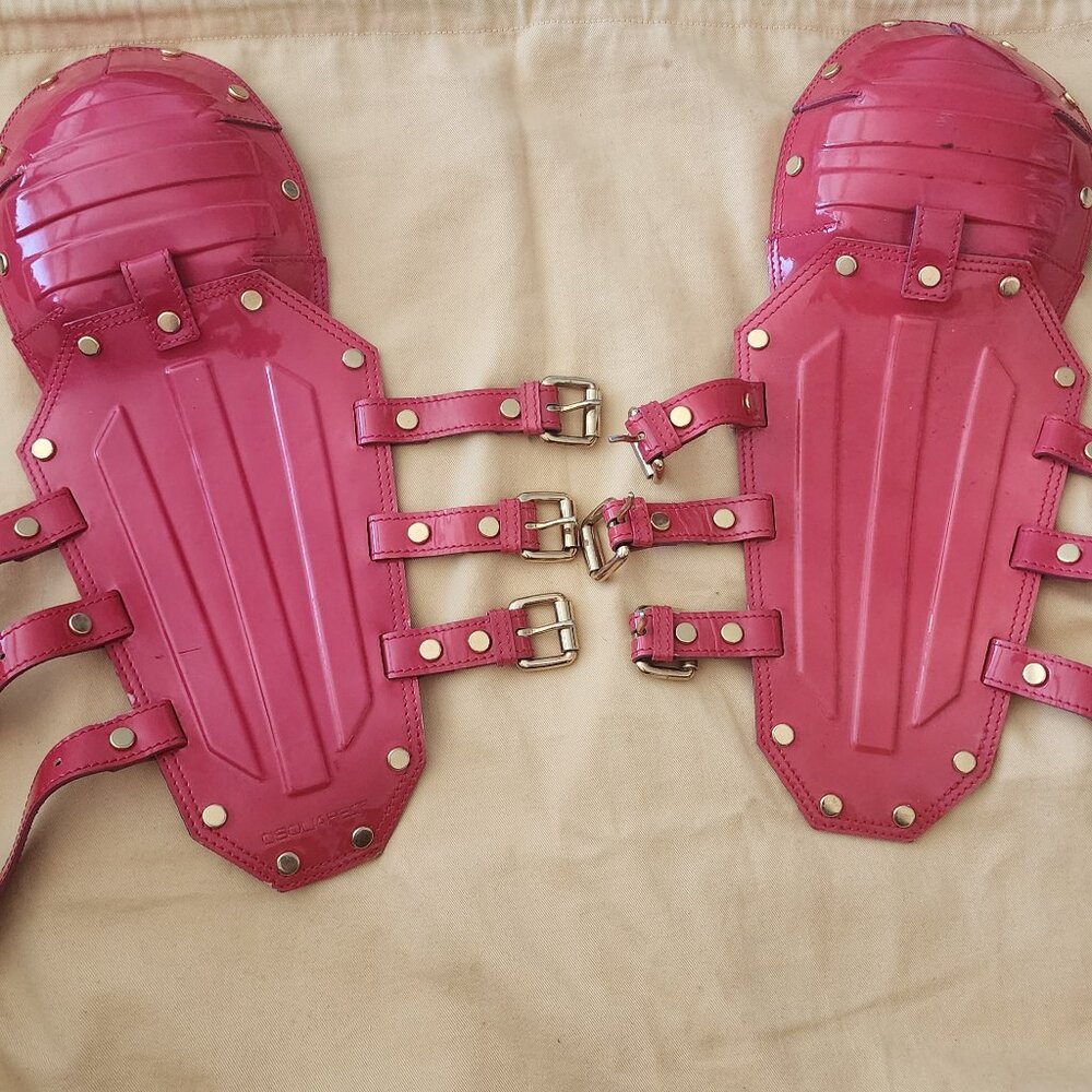 DSQUARED2 - AUTHENTIC AND EXCLUSIVE PINK SHOULDER GUARDS
